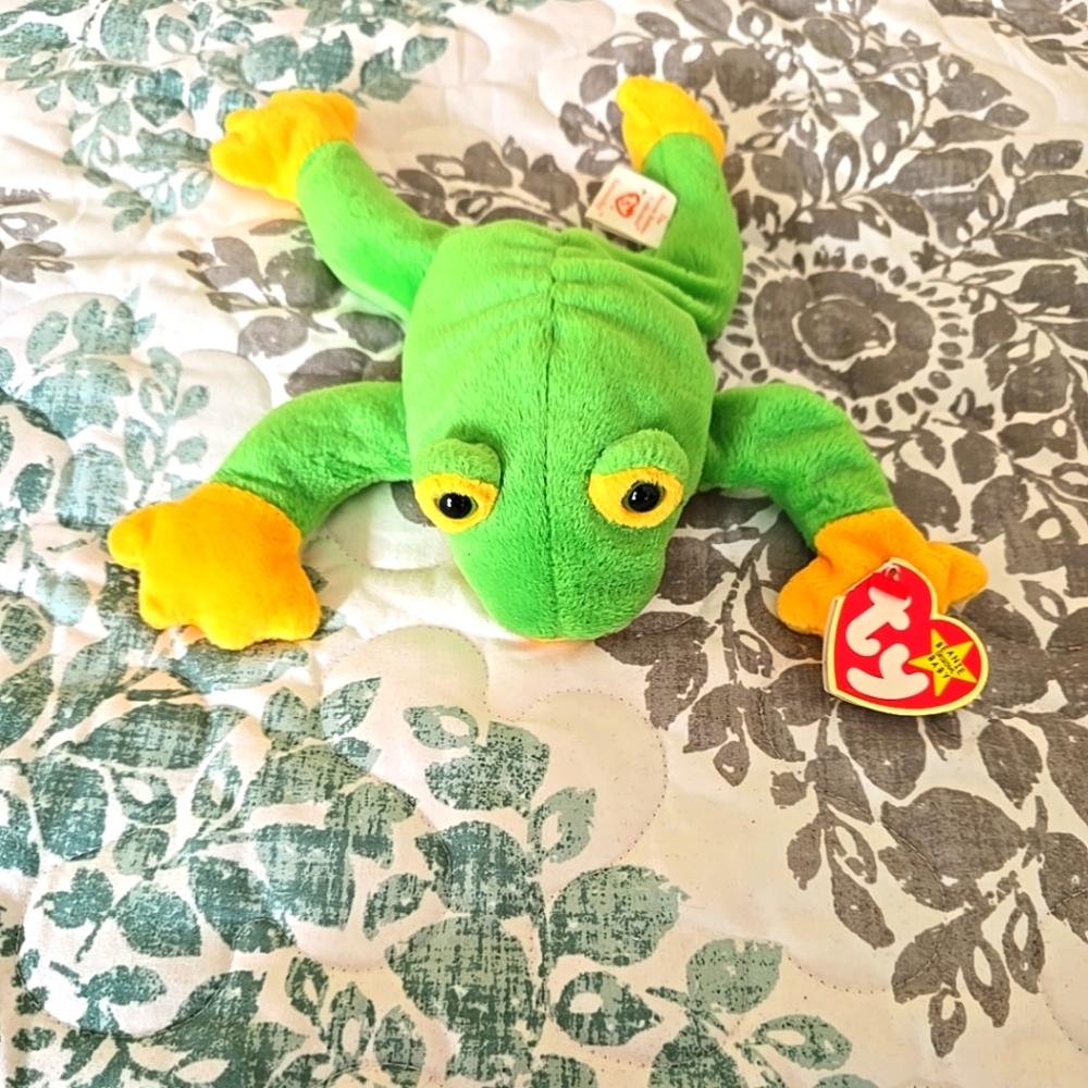 Retired Ty Beanie Baby Smoochy
